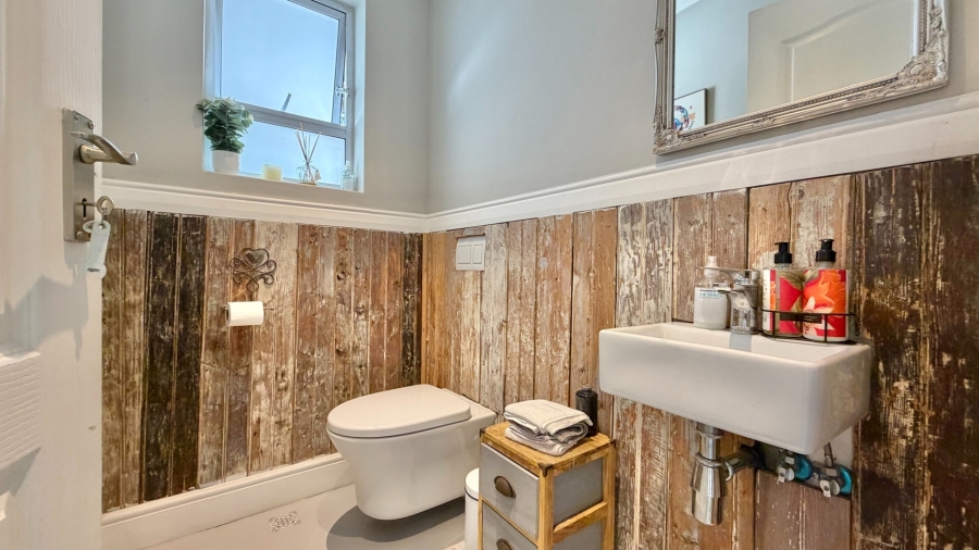 3 Bedroom Property for Sale in Gordons Bay Village Western Cape